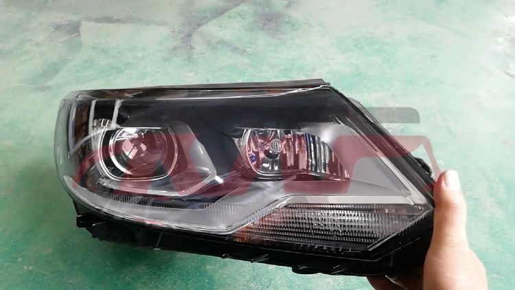 For V.w. 2075713 Tiguan head Lamp r 5nd941031b  L 5n41032b, V.w.  Auto Part, Tiguan Auto Part PriceR 5ND941031B  L 5N41032B