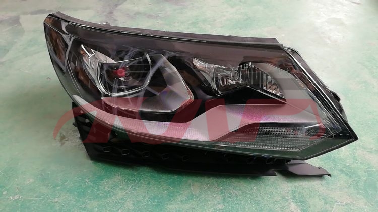 For V.w. 2075713 Tiguan head Lamp r 5nd941031b  L 5n41032b, V.w.  Auto Part, Tiguan Auto Part PriceR 5ND941031B  L 5N41032B